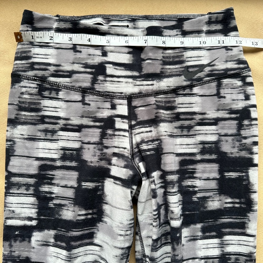 NIKE Dri-Fit Mid Rise Black White Printed Leggings XS - Picture 8 of 8